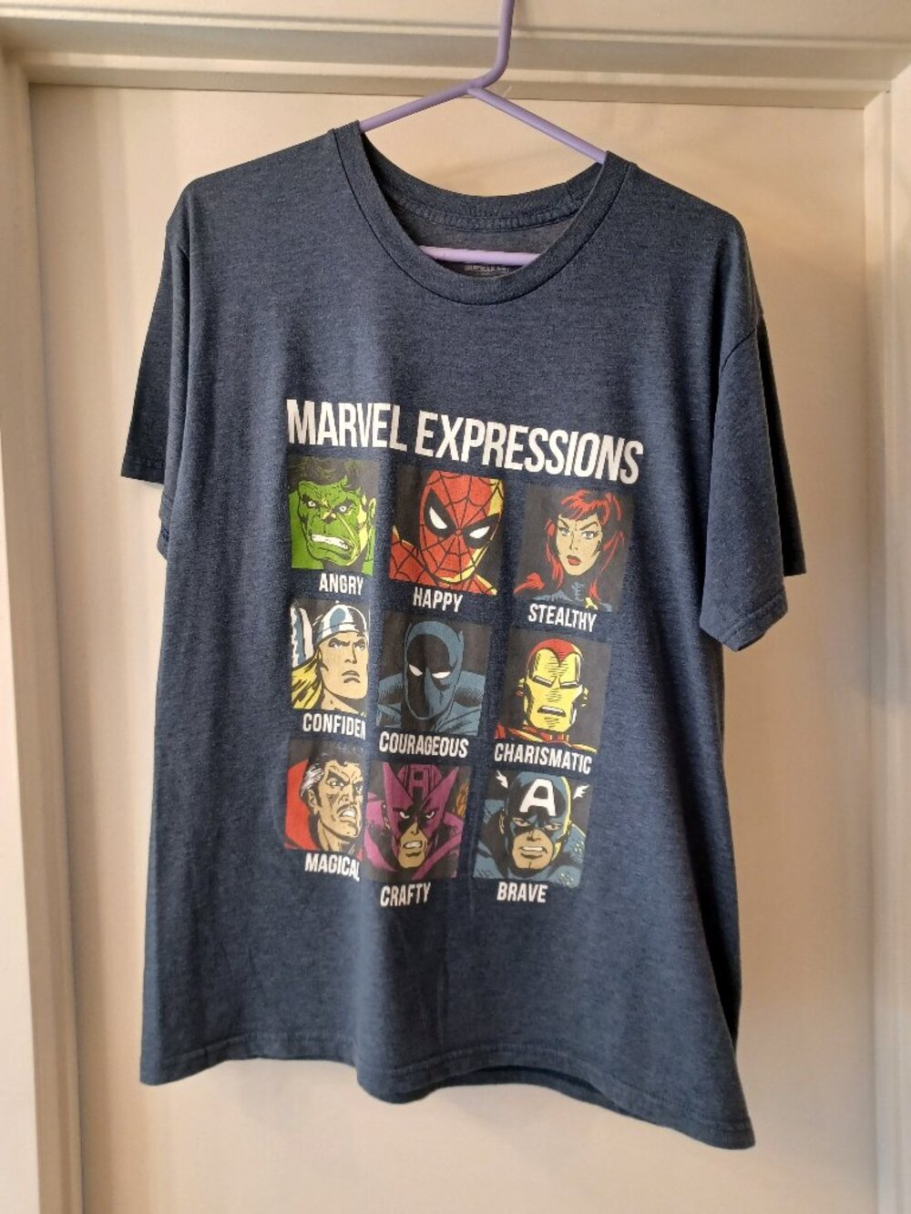 Marvel Expressions T-shirt - Size L